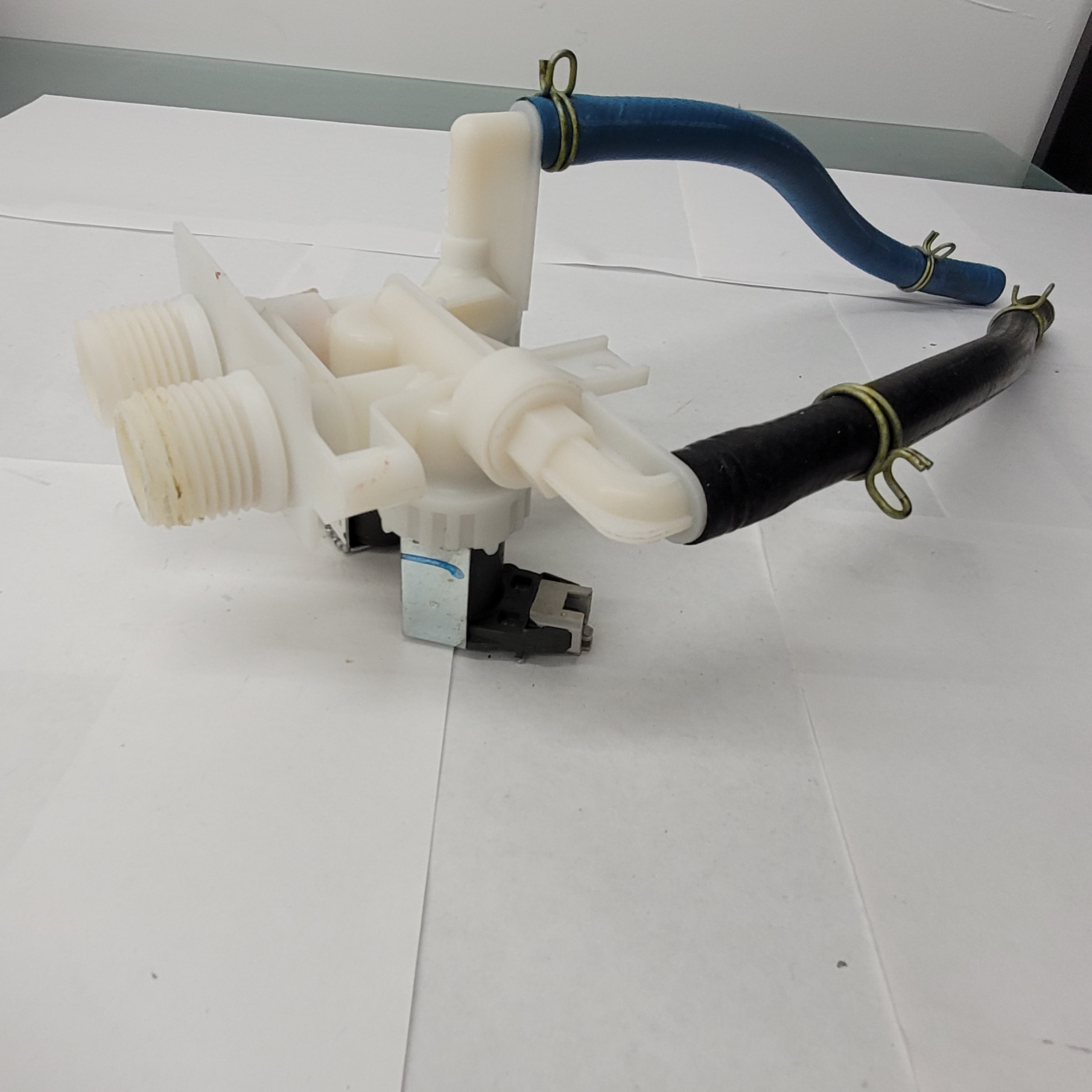 Whirlpool Washer Water Inlet Valve and Hose Assembly W10599356 W10509710 Whirlpool Washer Water Inlet Valve and Hose Assembly W10599356 W10509710